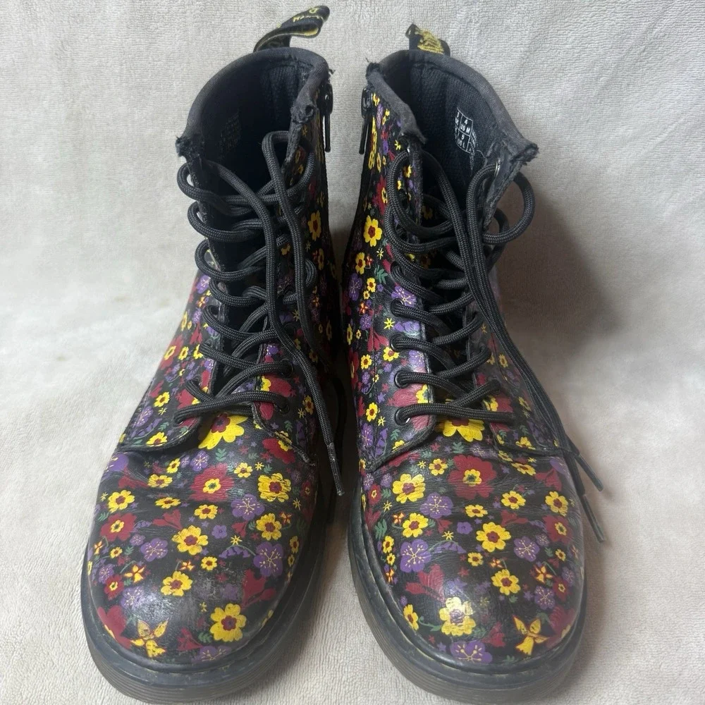 Dr. Martens pre loved